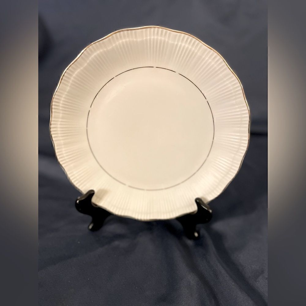 🔥❤️🔥10” Vintage Southington Fine China by Baum Empire Pattern Dinner Plate Gol